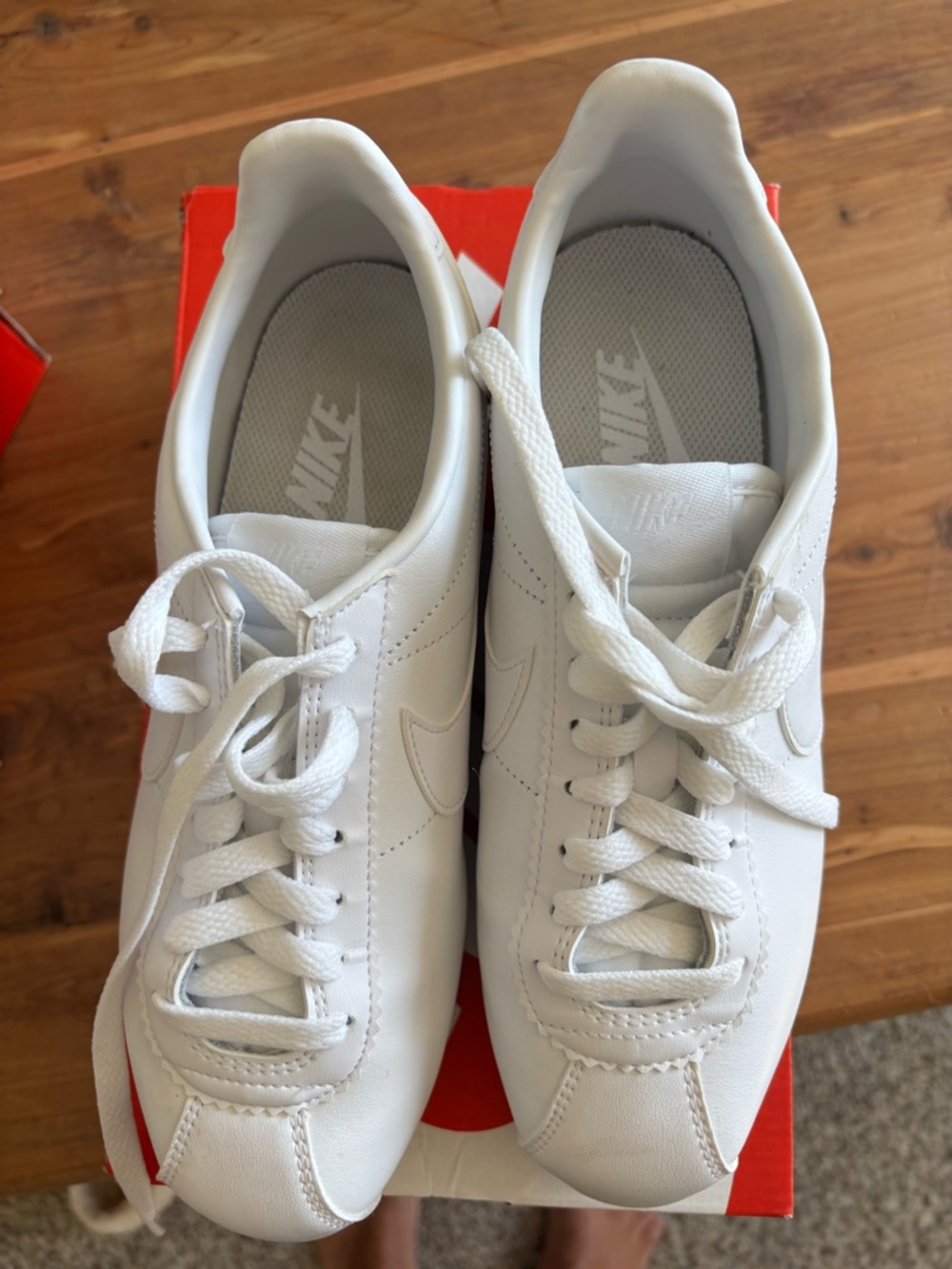 Nike WMNS Classic Cortez Leather Sneakers - White - Picture 2 of 6